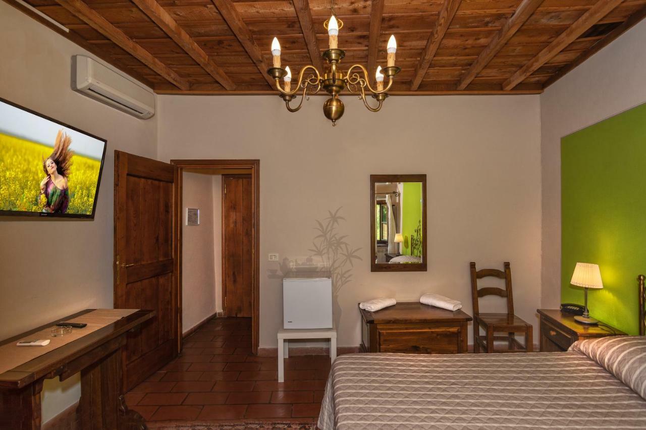 לוקה Hotel Villa Rinascimento מראה חיצוני תמונה