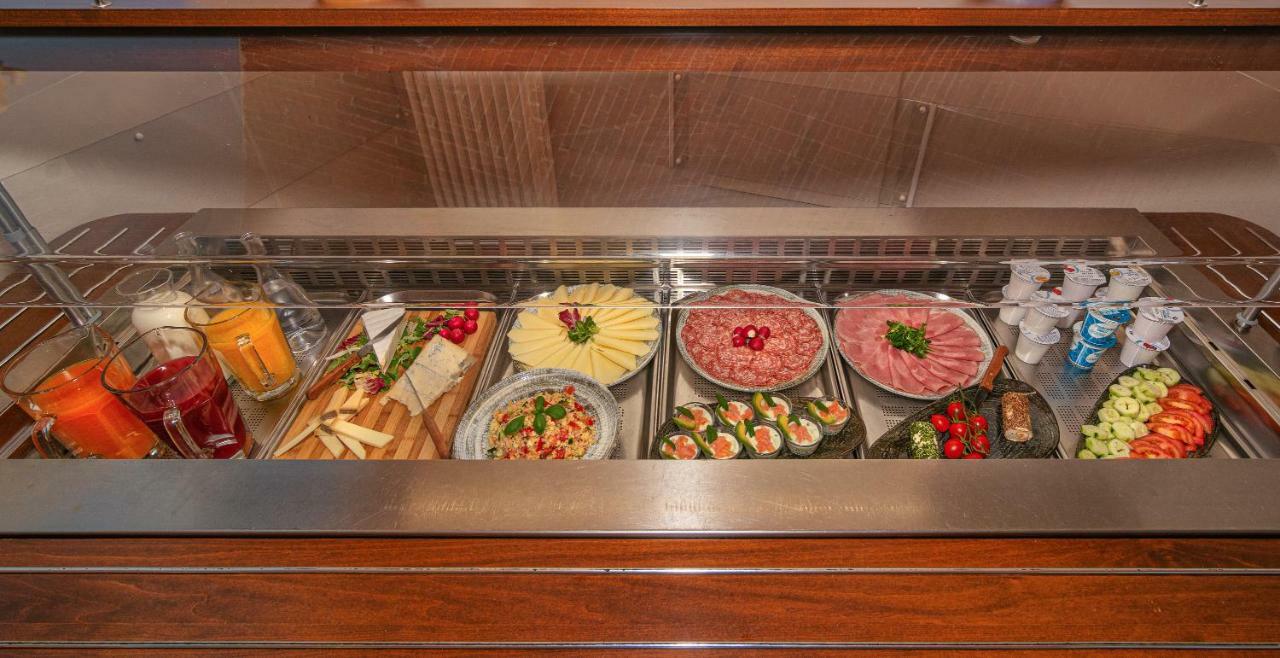 לוקה Hotel Villa Rinascimento מראה חיצוני תמונה